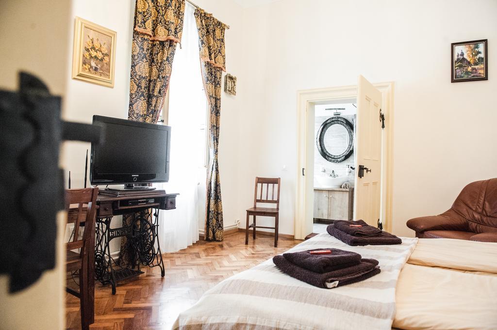 Brukenthal Central Apartments Sibiu Bagian luar foto